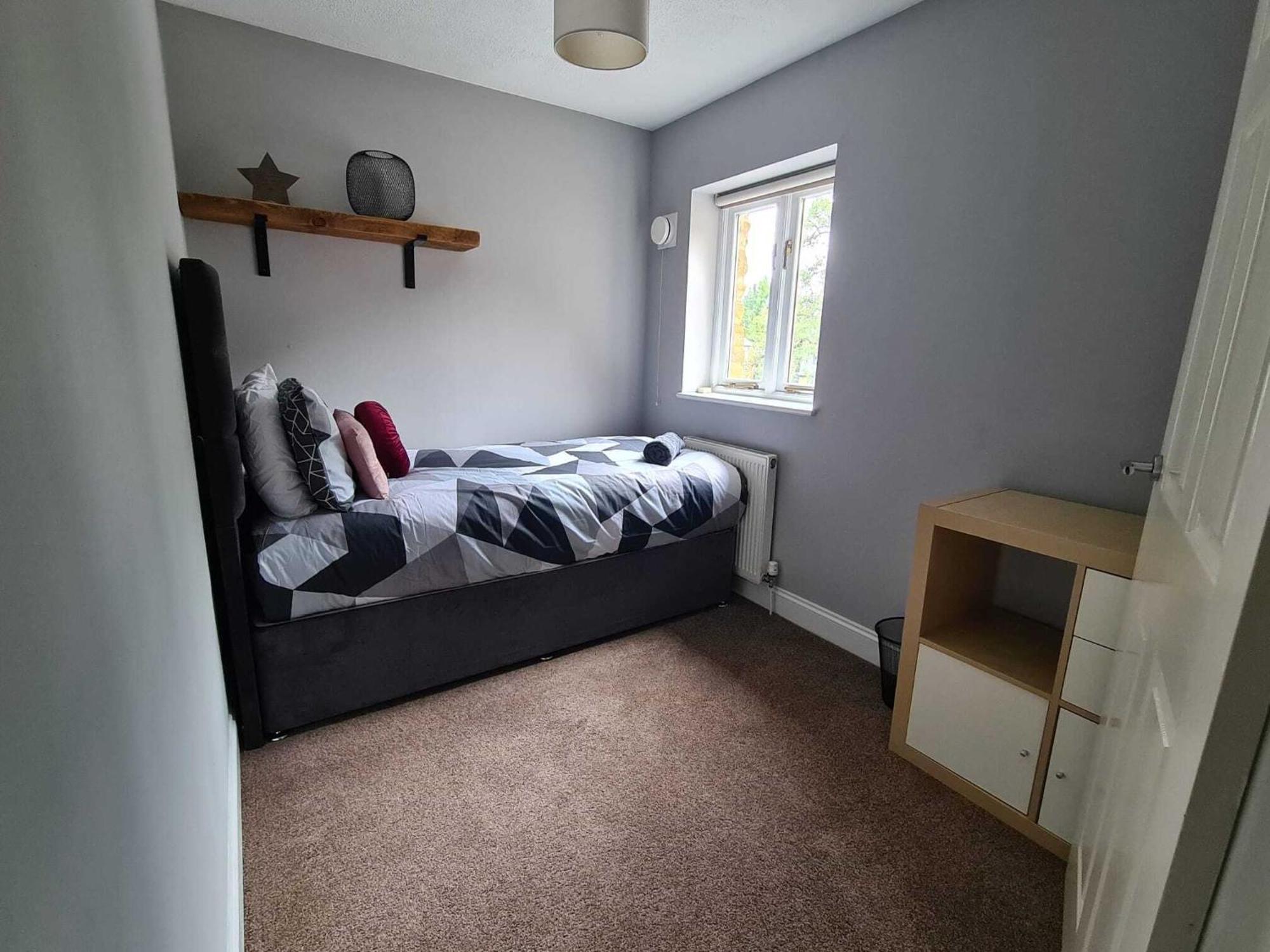 Family - High Street Holiday home *